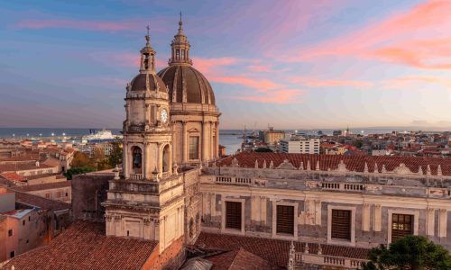 catania-sicily-italy-at-the-cathedral-min